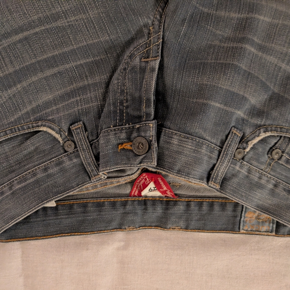 Vintage Lucky Brand Women's Light Bluish Gray Embroidered Jeans. Size 8/29 - Picture 7 of 16